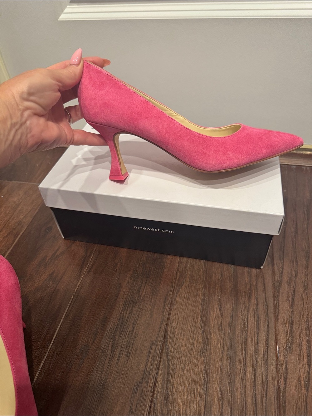 Nine West Pumps, Hot Pink Size 8 Suede Pointed-Toe - Picture 2 of 5